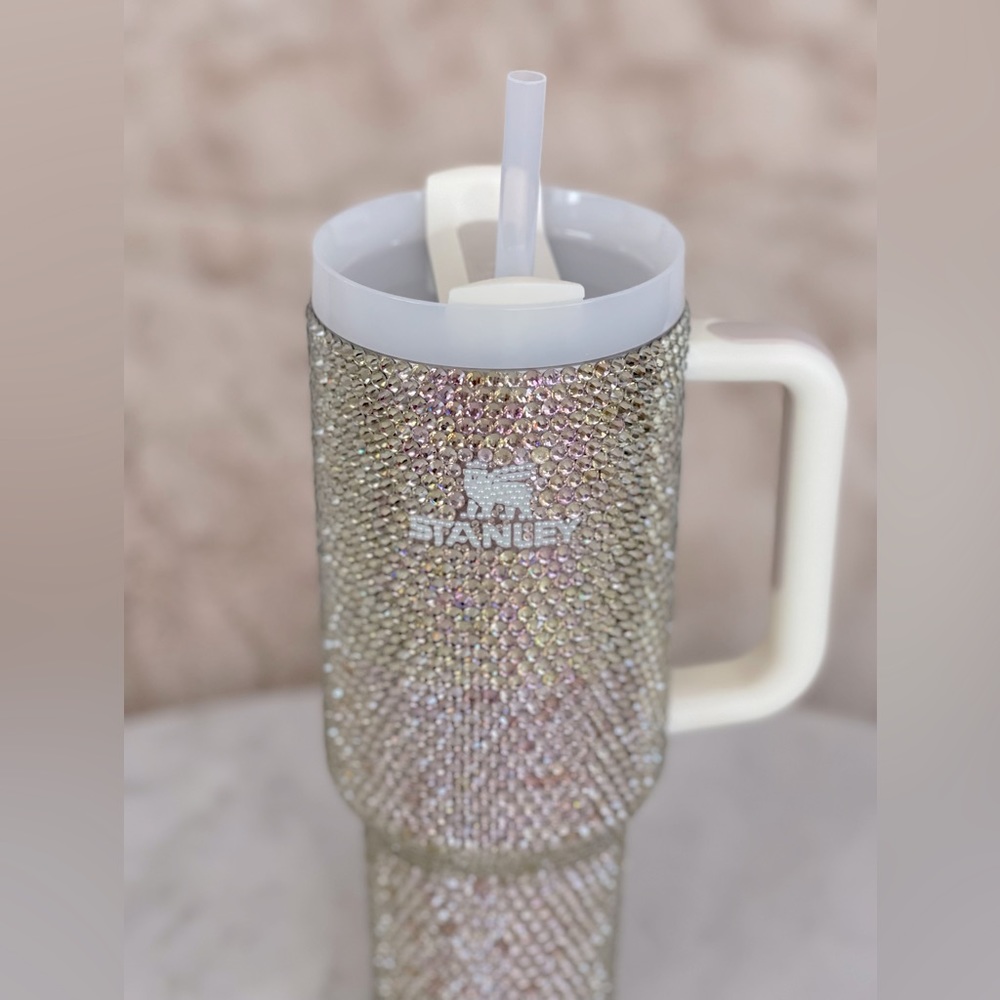 Stanley 40oz Quencher H2.O Flowstate Tumbler - Picture 10 of 15